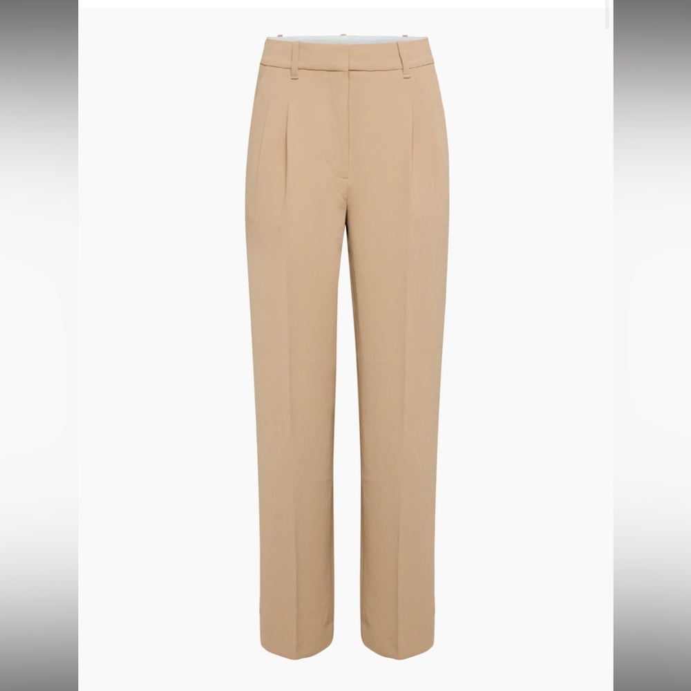 NWOT Aritzia Wilfred Effortless Pant Short - Crepe